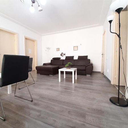 Four Rooms Apartment Central Βουκουρέστι Εξωτερικό φωτογραφία