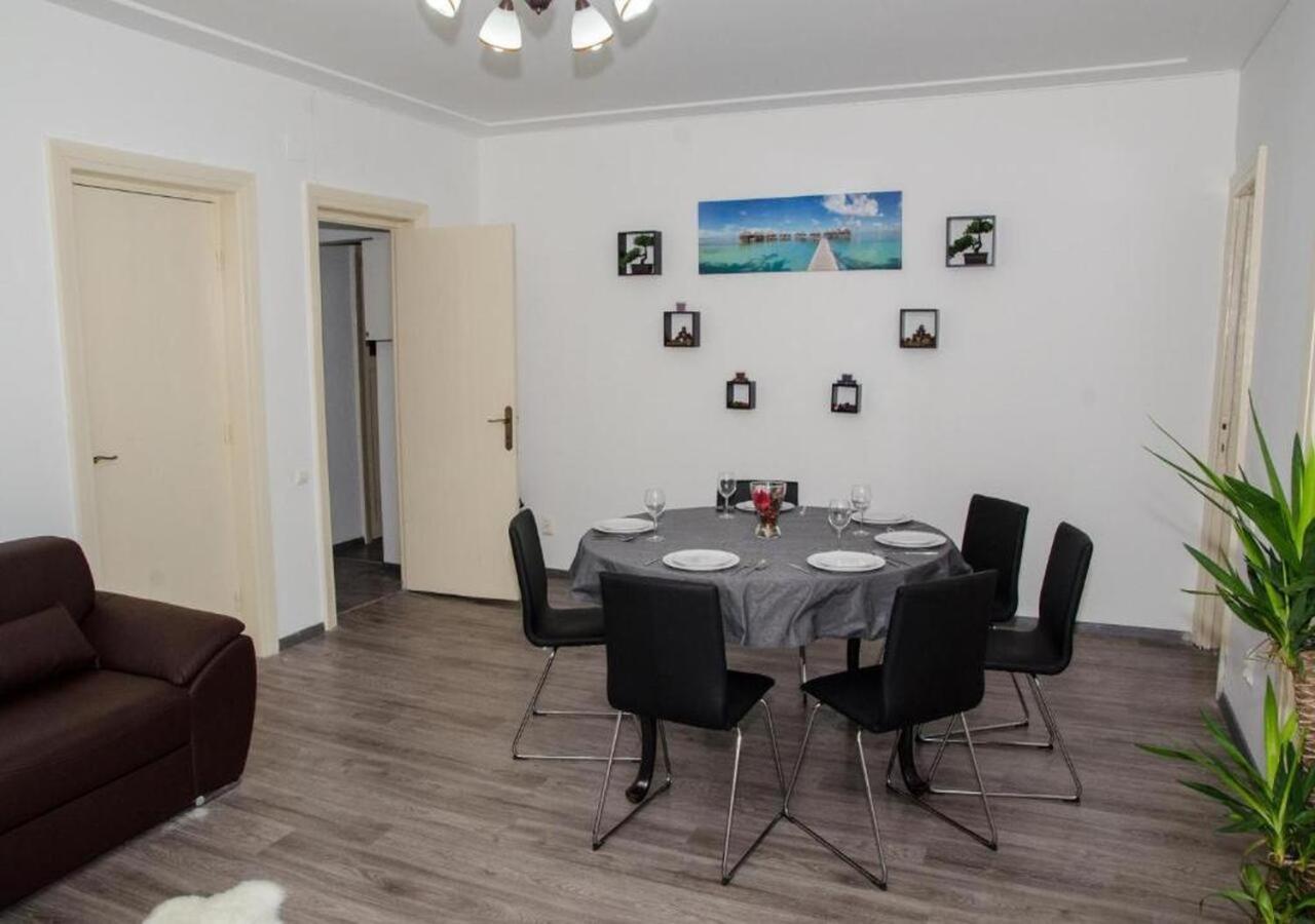 Four Rooms Apartment Central Βουκουρέστι Εξωτερικό φωτογραφία