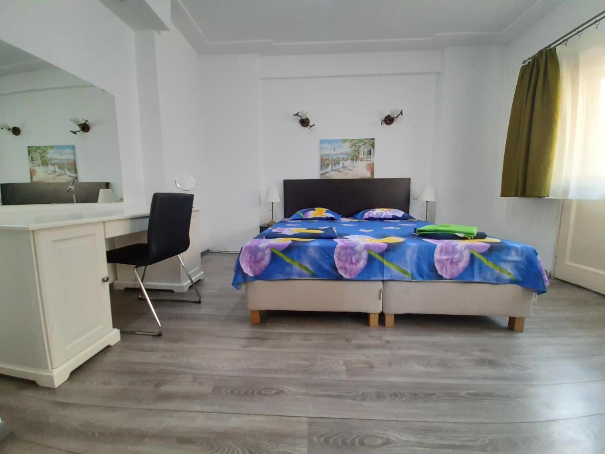 Four Rooms Apartment Central Βουκουρέστι Εξωτερικό φωτογραφία