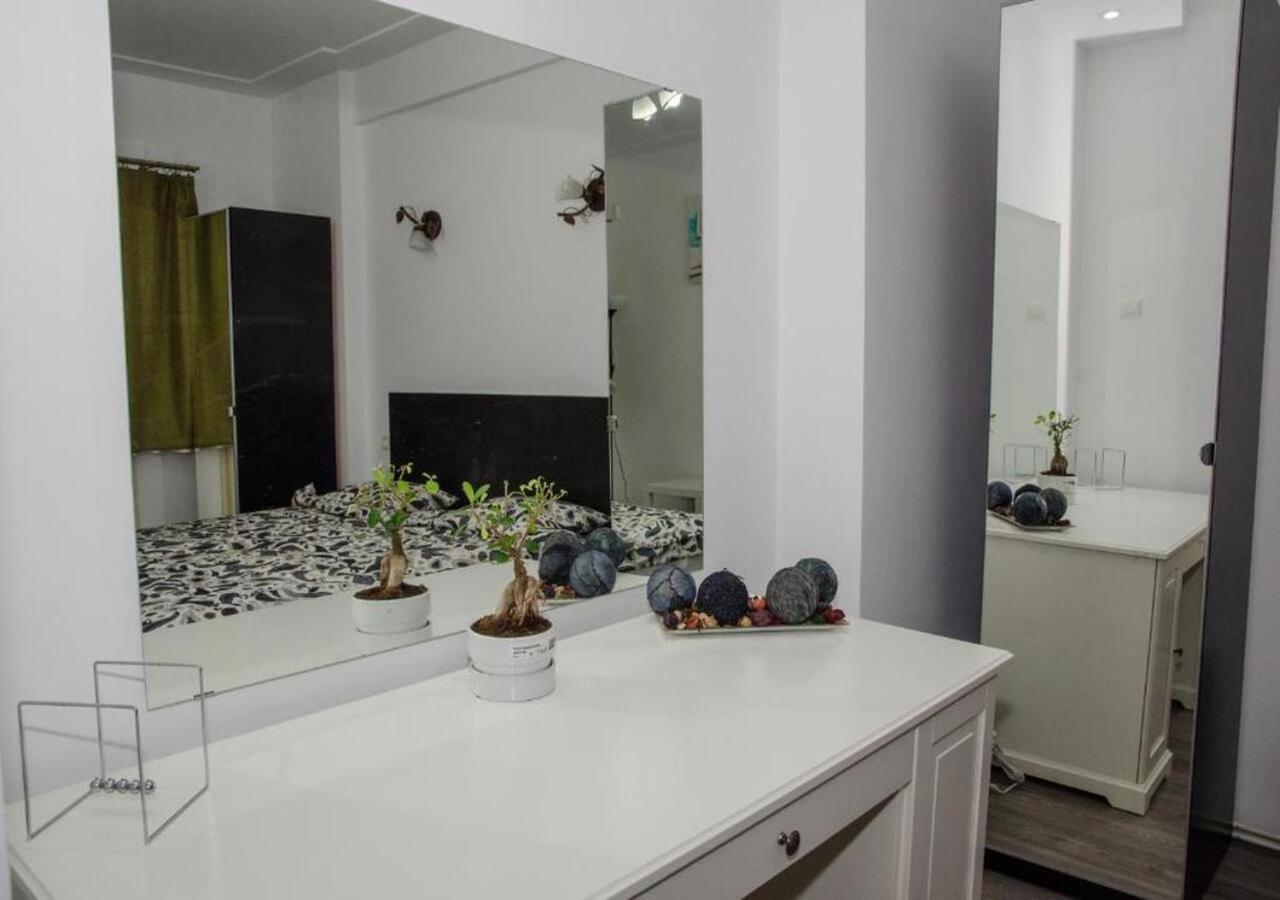 Four Rooms Apartment Central Βουκουρέστι Εξωτερικό φωτογραφία