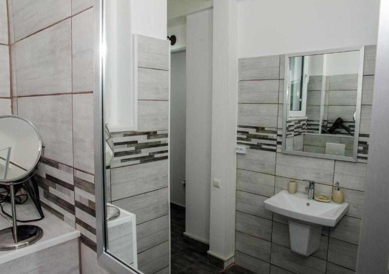 Four Rooms Apartment Central Βουκουρέστι Εξωτερικό φωτογραφία