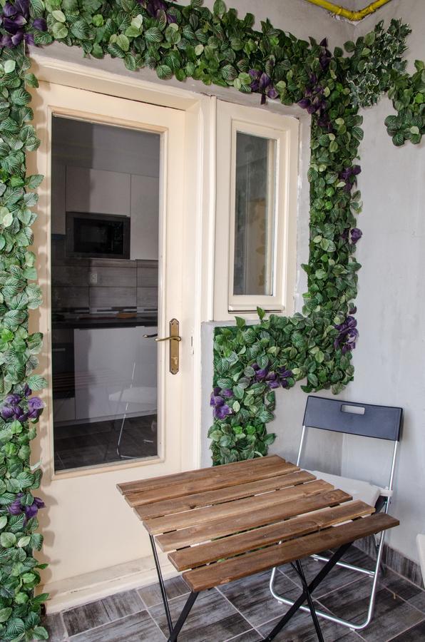 Four Rooms Apartment Central Βουκουρέστι Εξωτερικό φωτογραφία